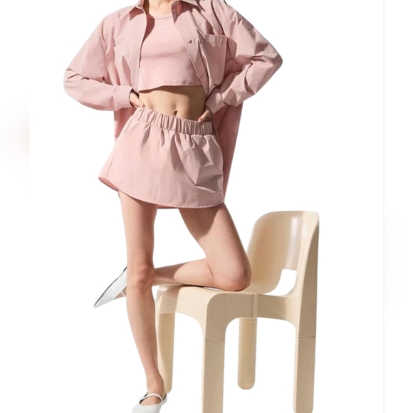 ALO Yoga Pinstripe Daylight Mini Skirt. - Picture 4 of 12